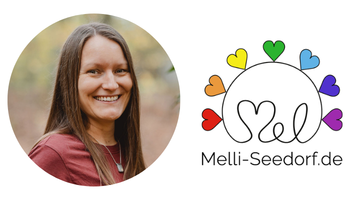 melli seedorf, humanenergetikerin, freundlich und offenherzig lächelnd, wald im hintergrund